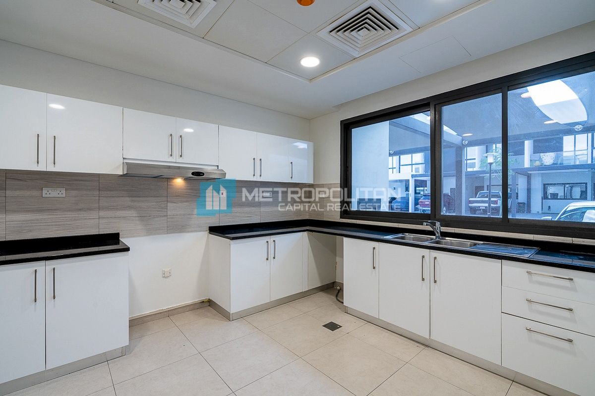 Huge Garden | Ready to Move | High End Finishes