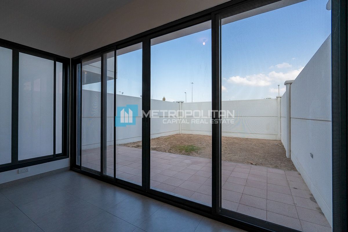 Huge Garden | Ready to Move | High End Finishes