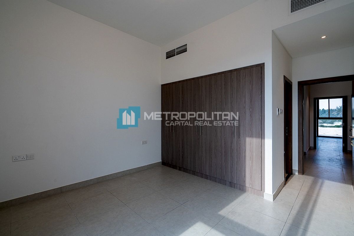 Huge Garden | Ready to Move | High End Finishes