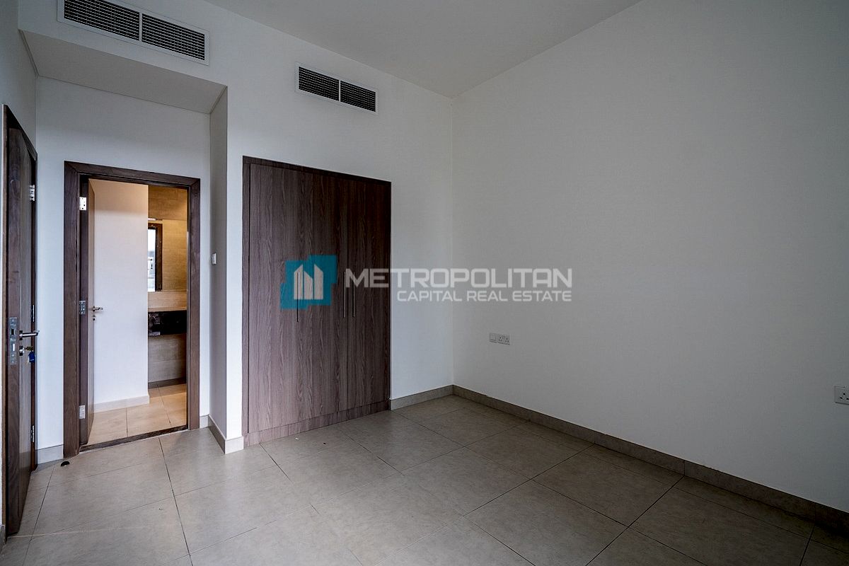 Huge Garden | Ready to Move | High End Finishes