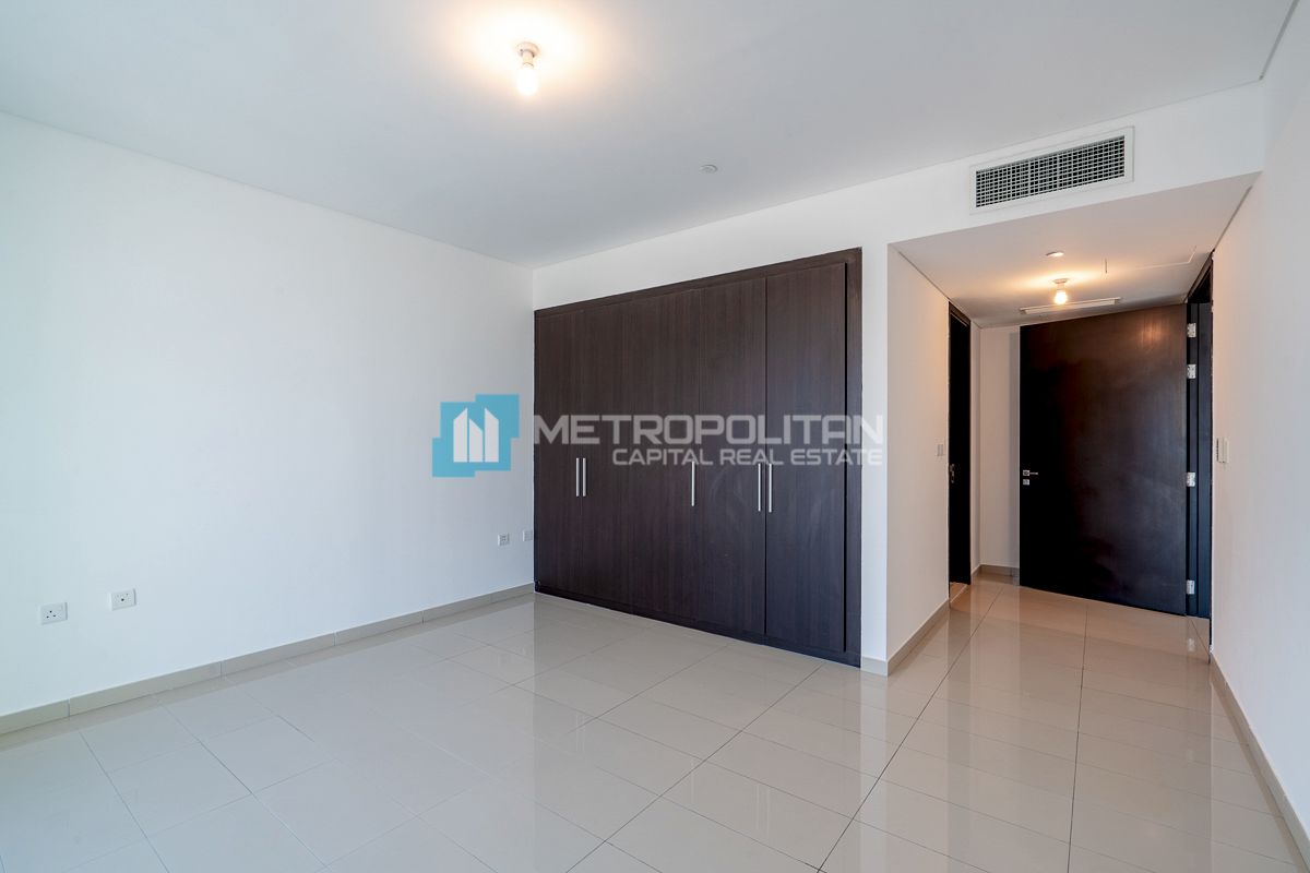 Corner 1 Bedroom|Closed Kitchen|Unique Layout