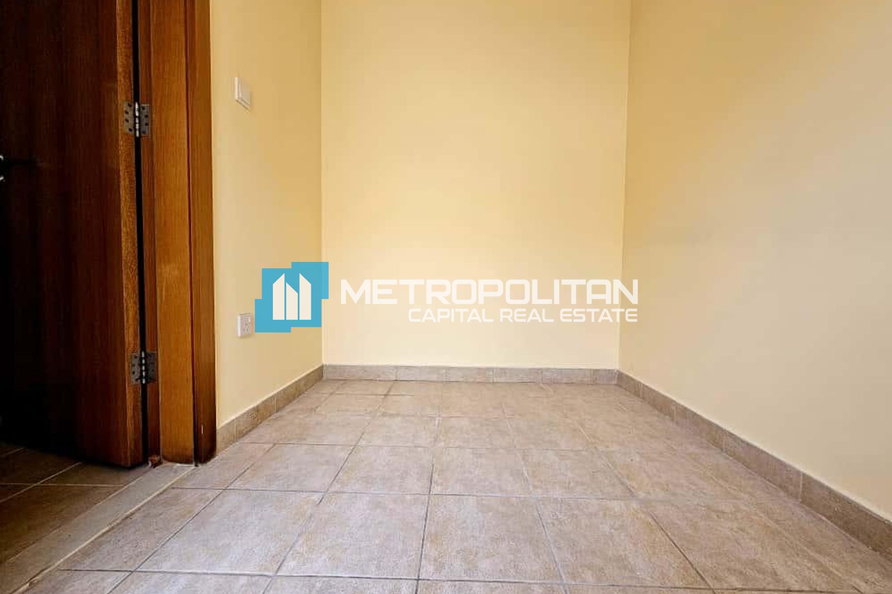 Single Row| 3BR+M| Well Maintained| Next To Corner