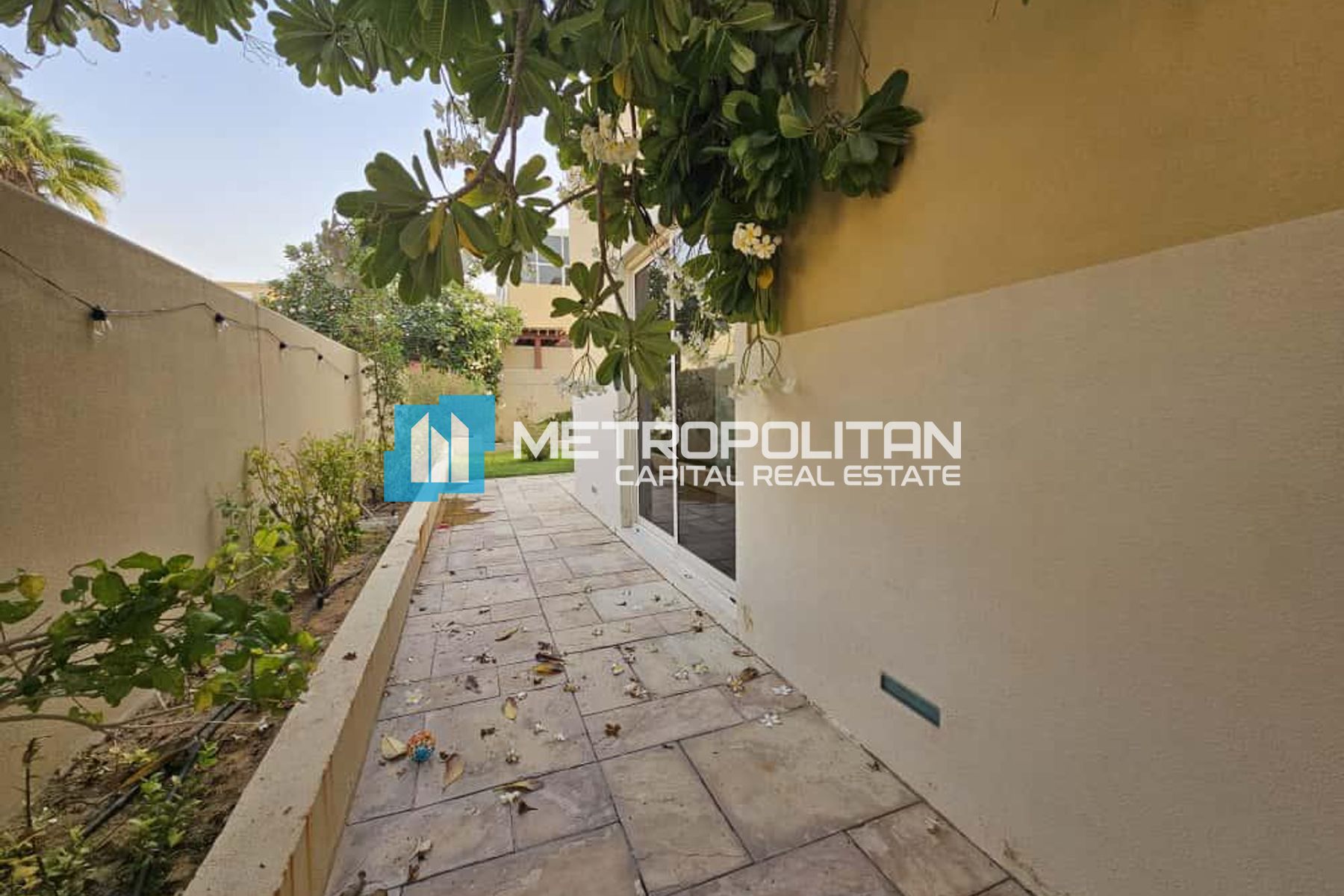 Single Row| 3BR+M| Well Maintained| Next To Corner