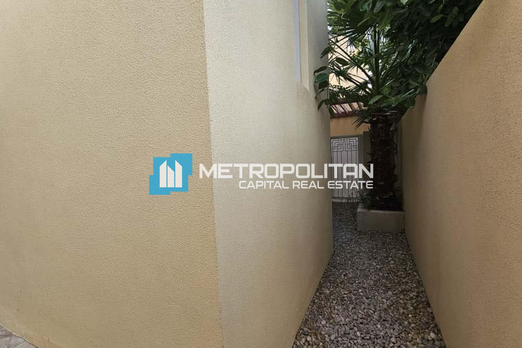 Single Row| 3BR+M| Well Maintained| Next To Corner