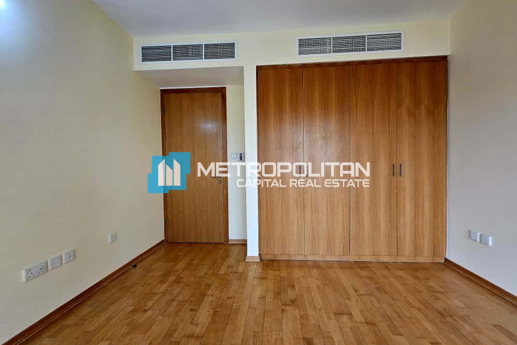 Single Row| 3BR+M| Well Maintained| Next To Corner