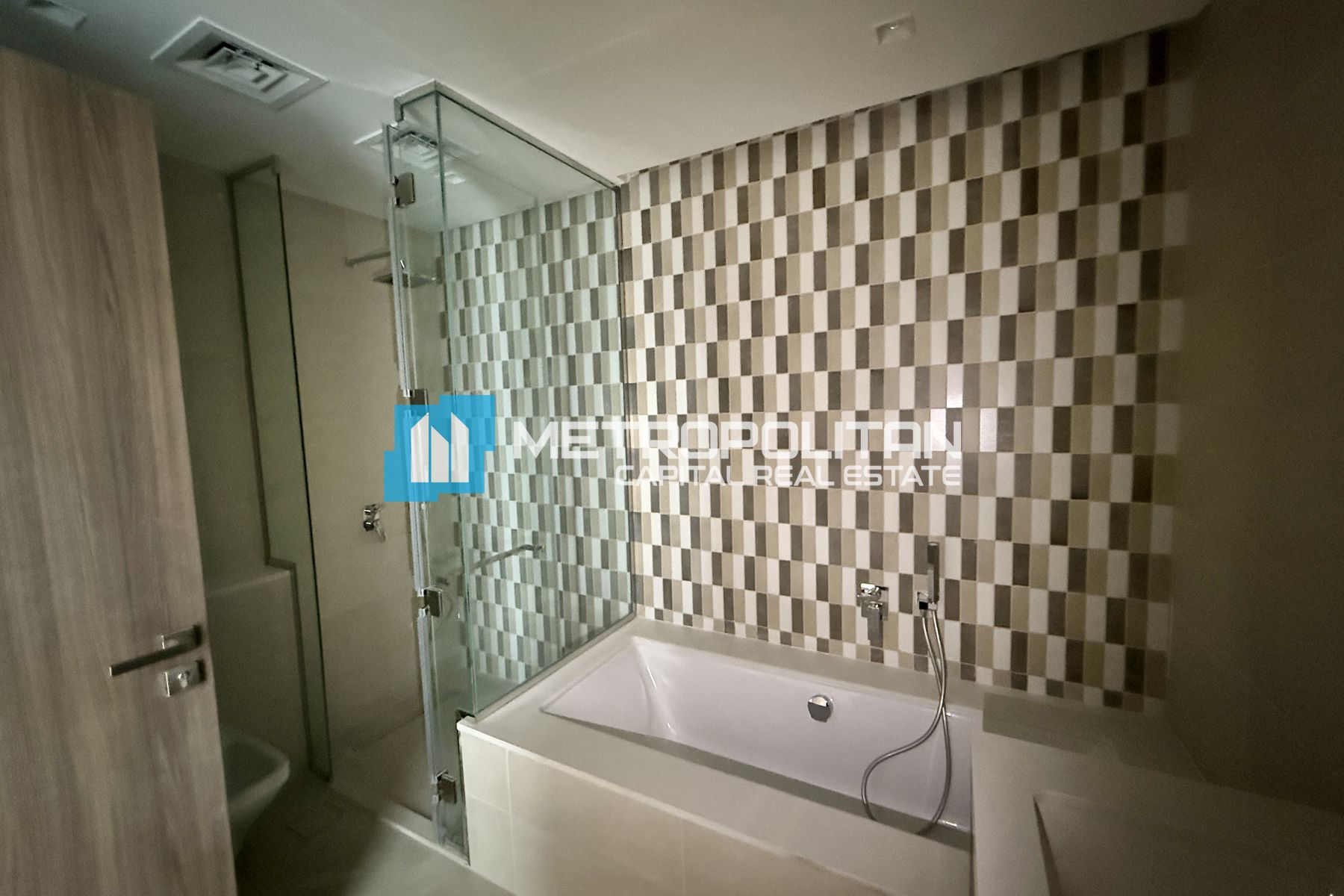 Corner unit |Brand New |Close to Amenities|Duplex