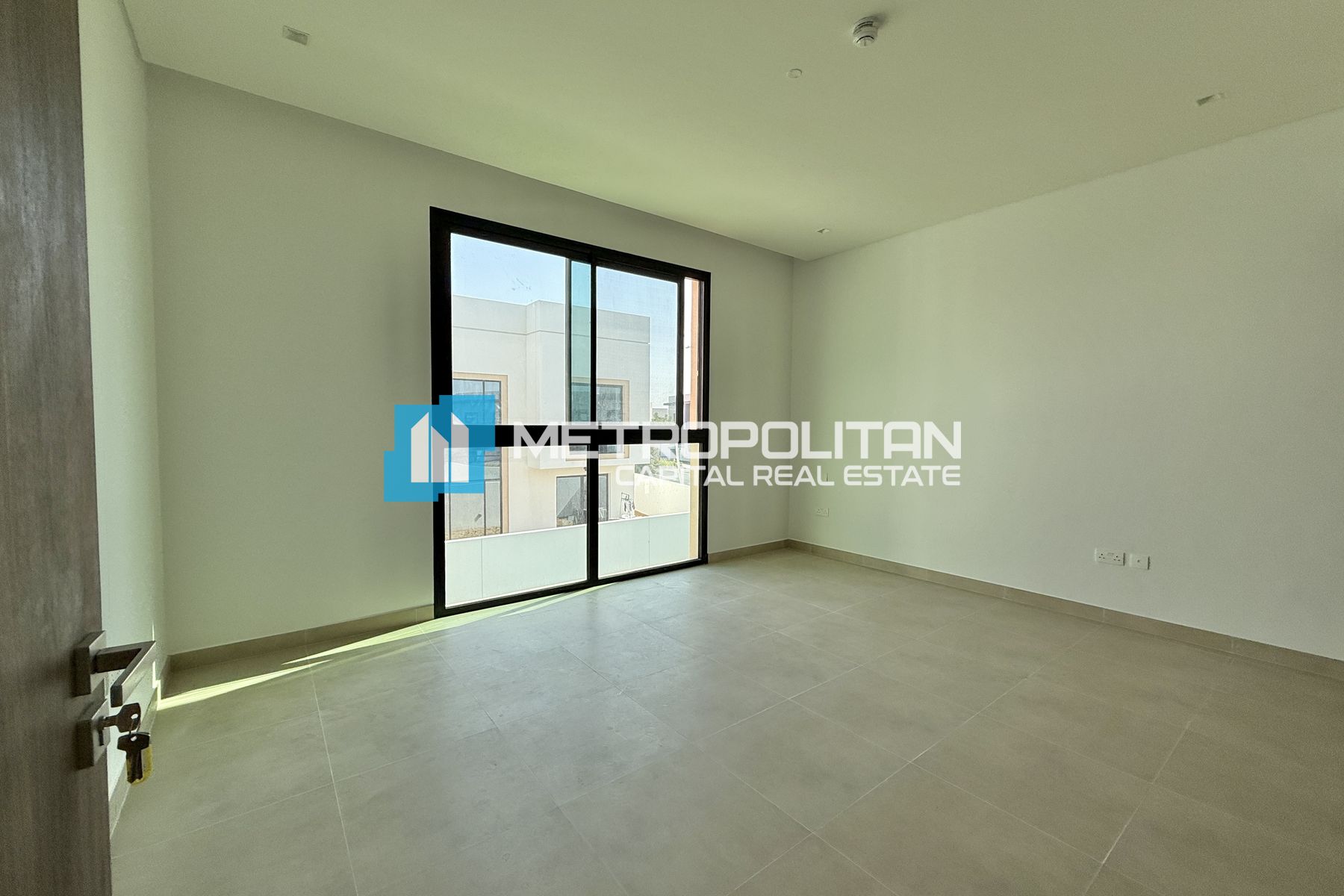 Corner unit |Brand New |Close to Amenities|Duplex