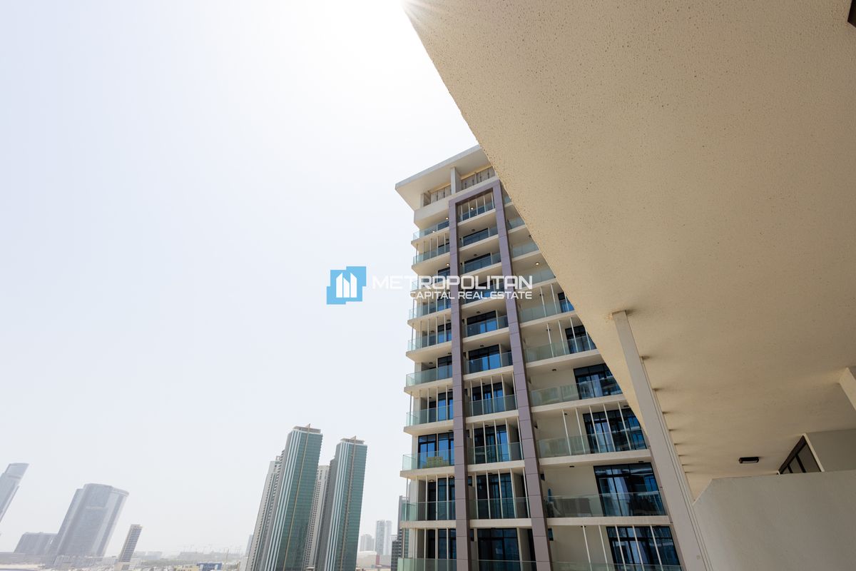 Furnished 1BR Junior | Pool And City View | Vacant