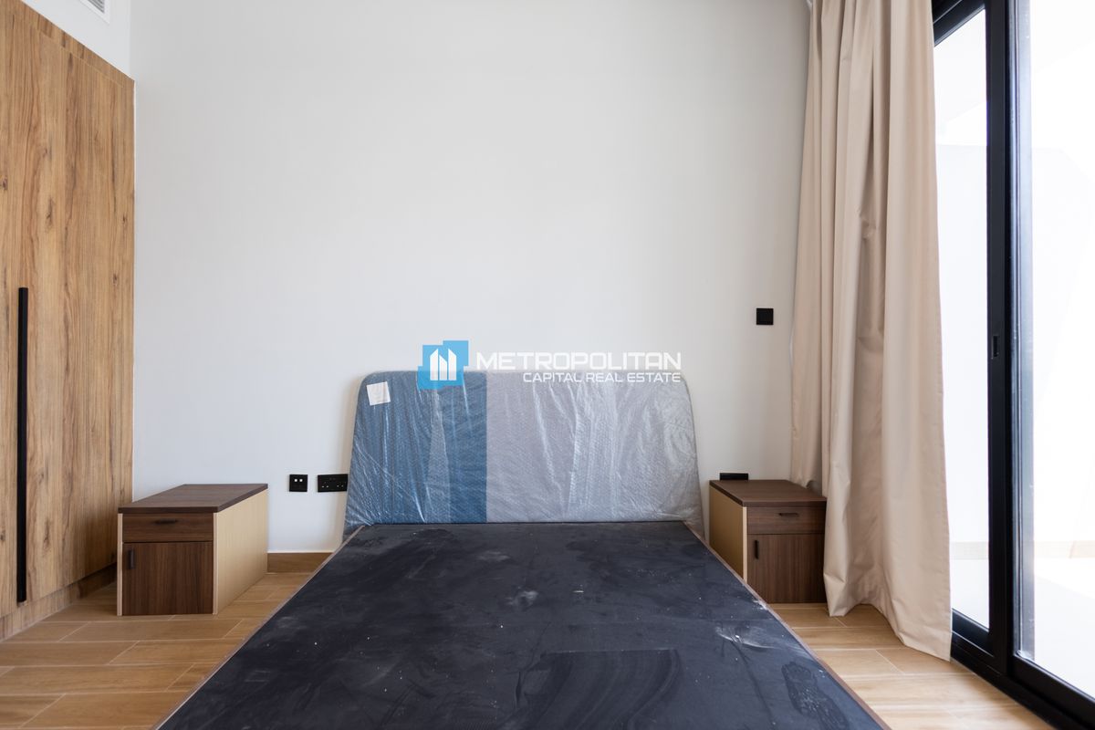 Furnished 1BR Junior | Pool And City View | Vacant