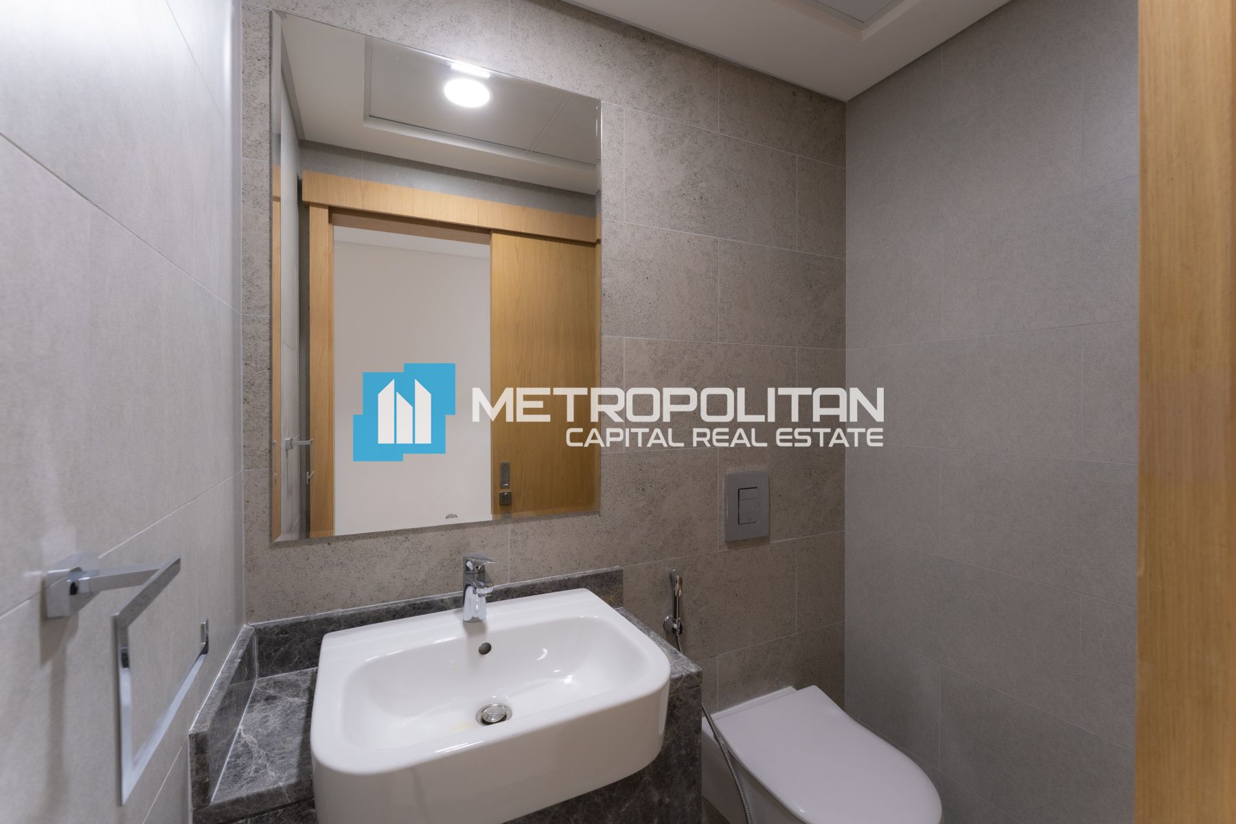 Skyline View | High Floor | Corner 2BR+M | Vacant