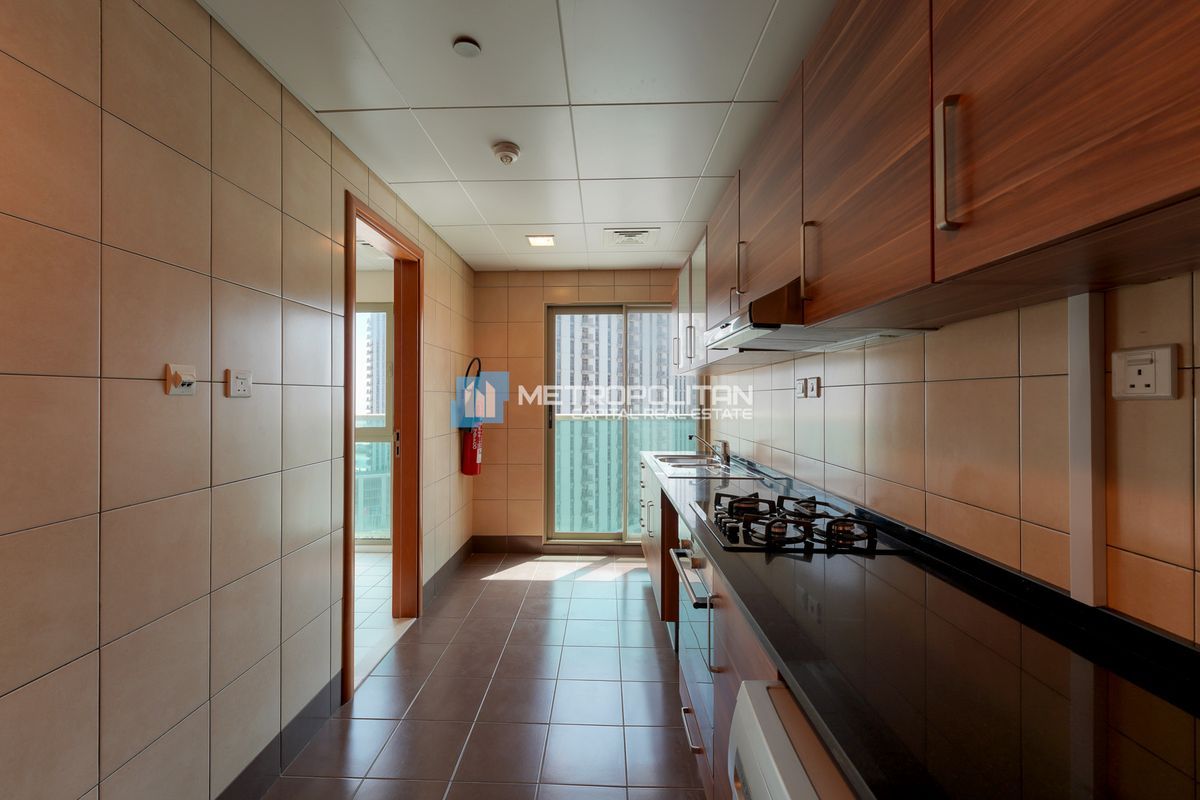 2 Bedrooms + Maids | Mid Floor | Closed kitchen