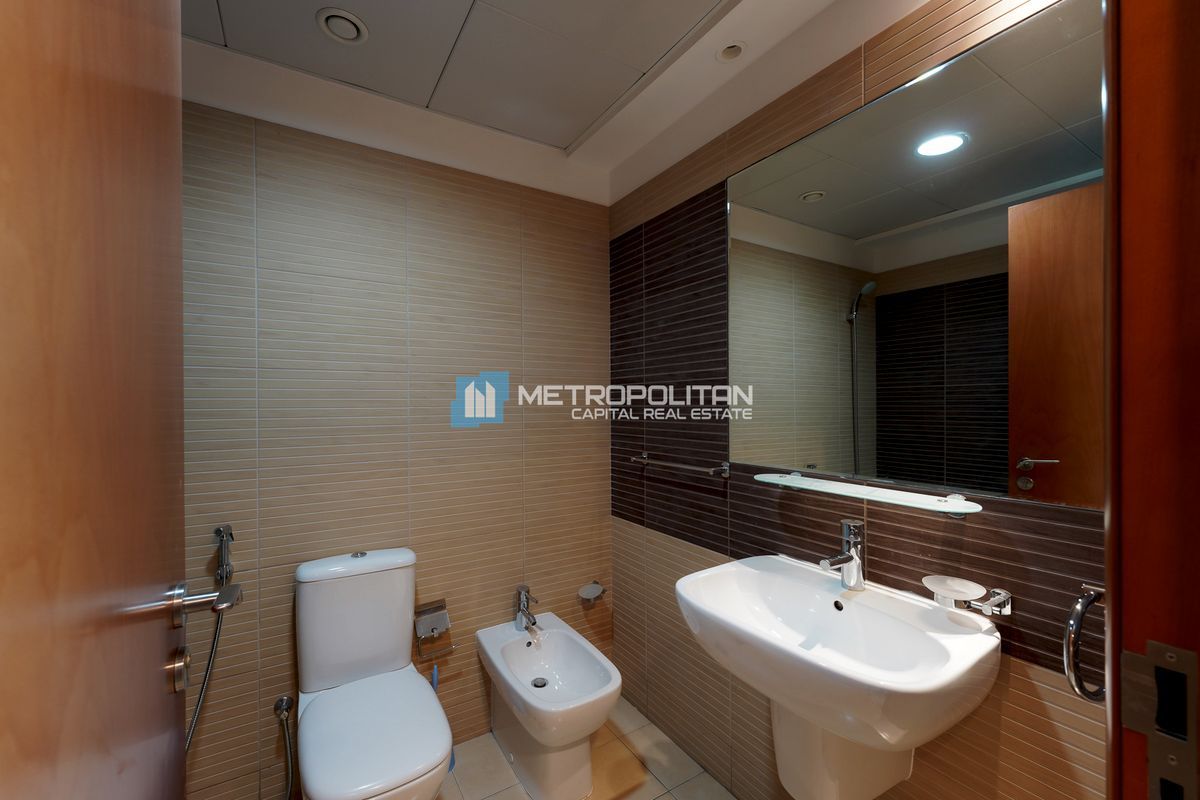 2 Bedrooms + Maids | Mid Floor | Closed kitchen
