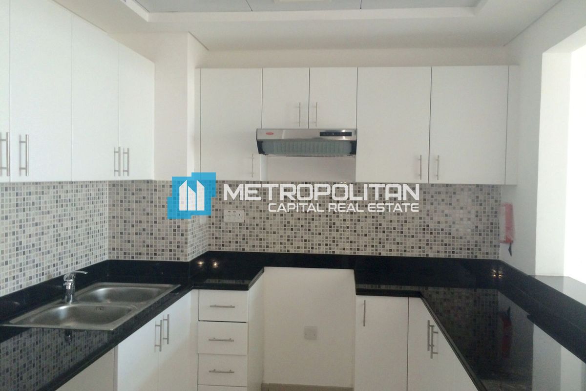 1BR with Balcony| Motivated Seller|Well Maintained