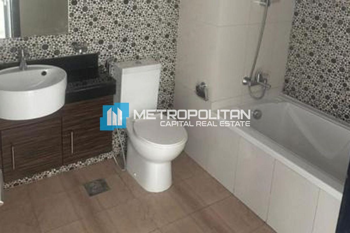1BR with Balcony| Motivated Seller|Well Maintained