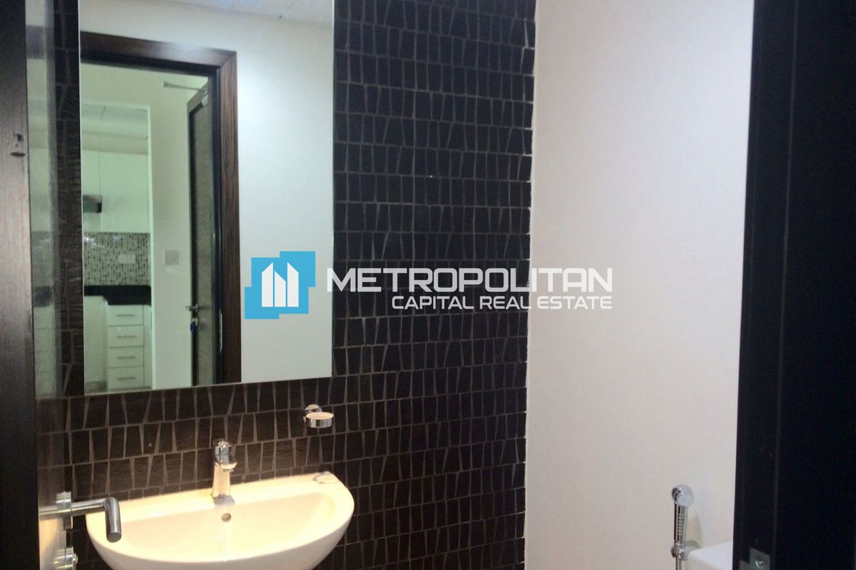 1BR with Balcony| Motivated Seller|Well Maintained