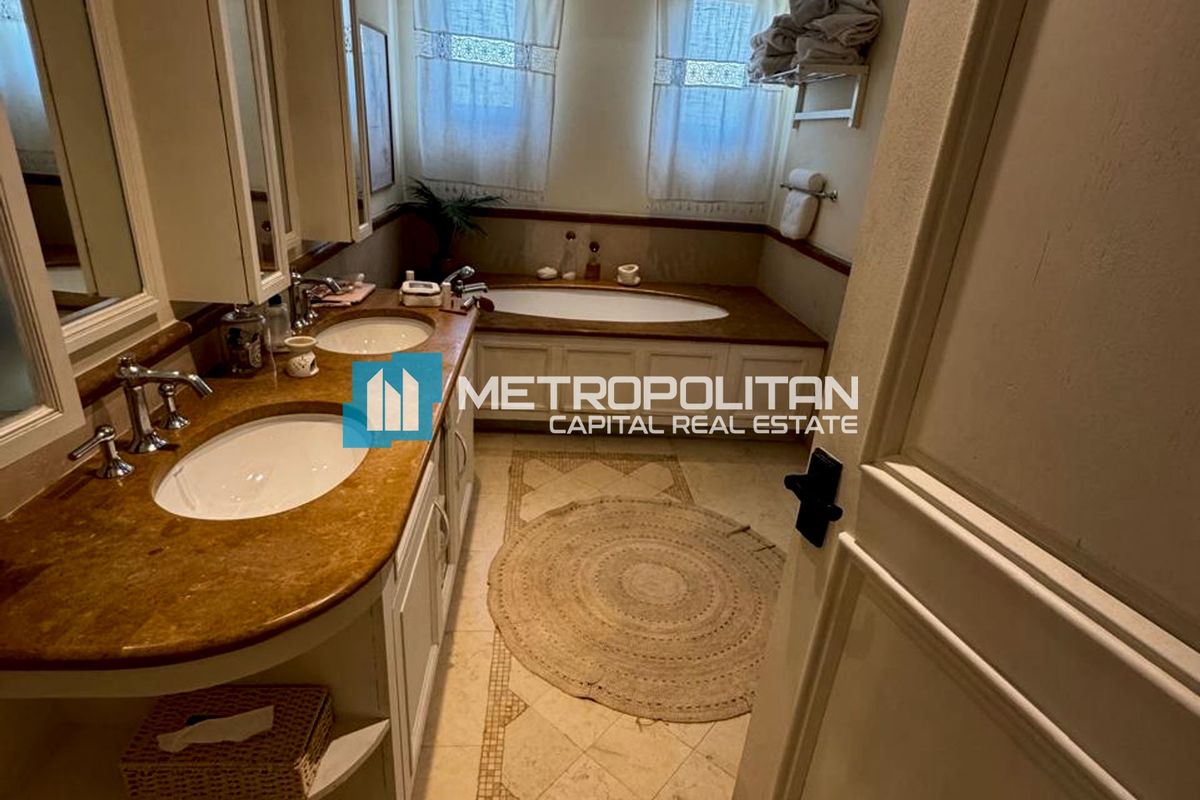 Furnished and Upgraded 4BR+Maid | Single Row Villa