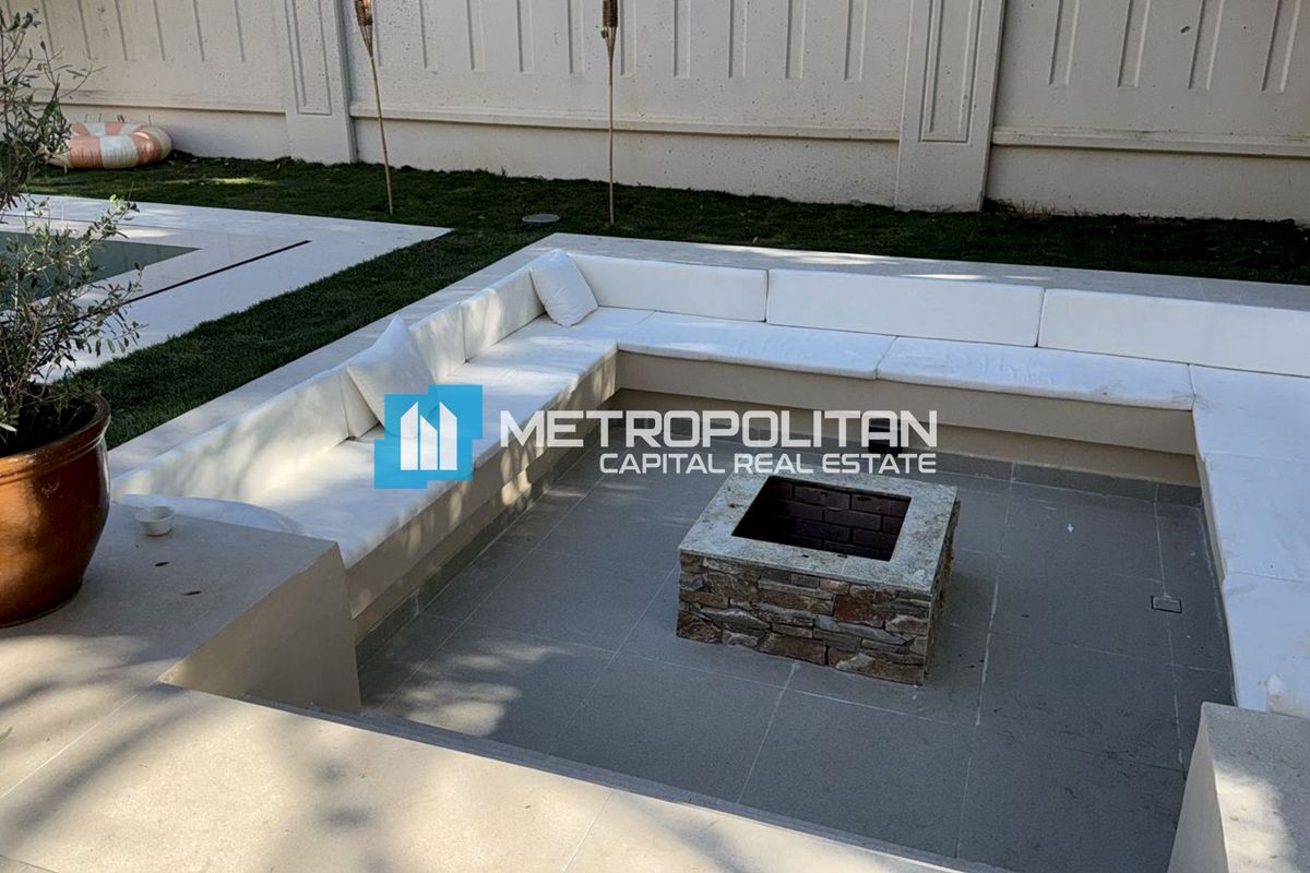 Furnished and Upgraded 4BR+Maid | Single Row Villa