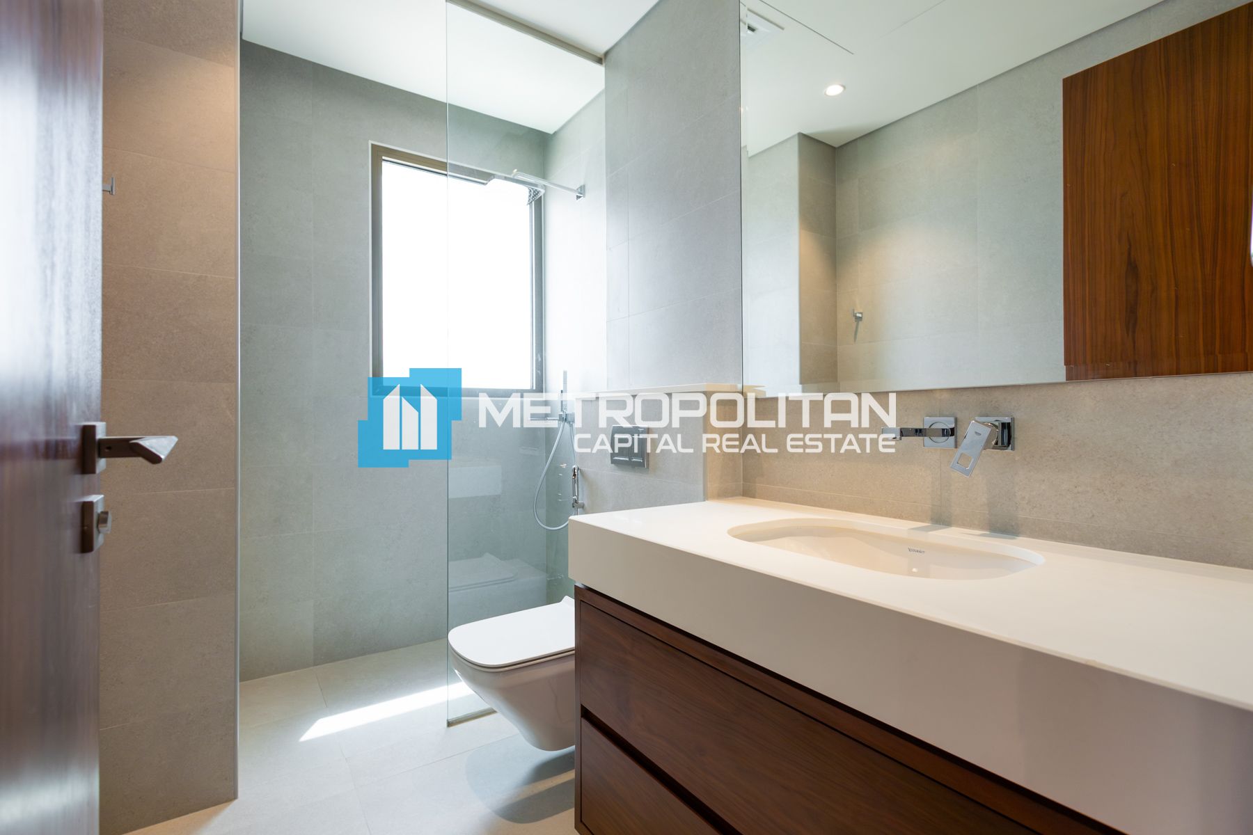 Single Row Corner Unit | Massive Plot | Vacant