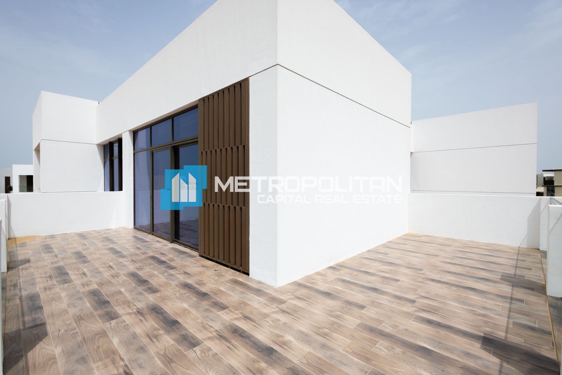 Single Row Corner Unit | Massive Plot | Vacant