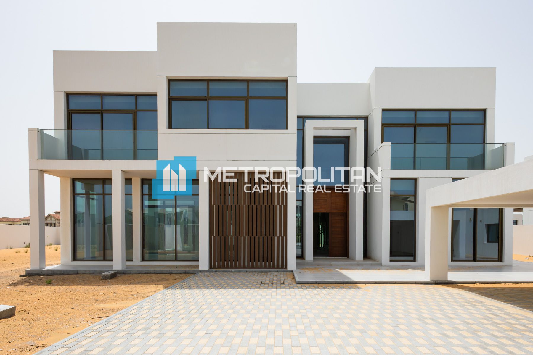 Single Row Corner Unit | Massive Plot | Vacant