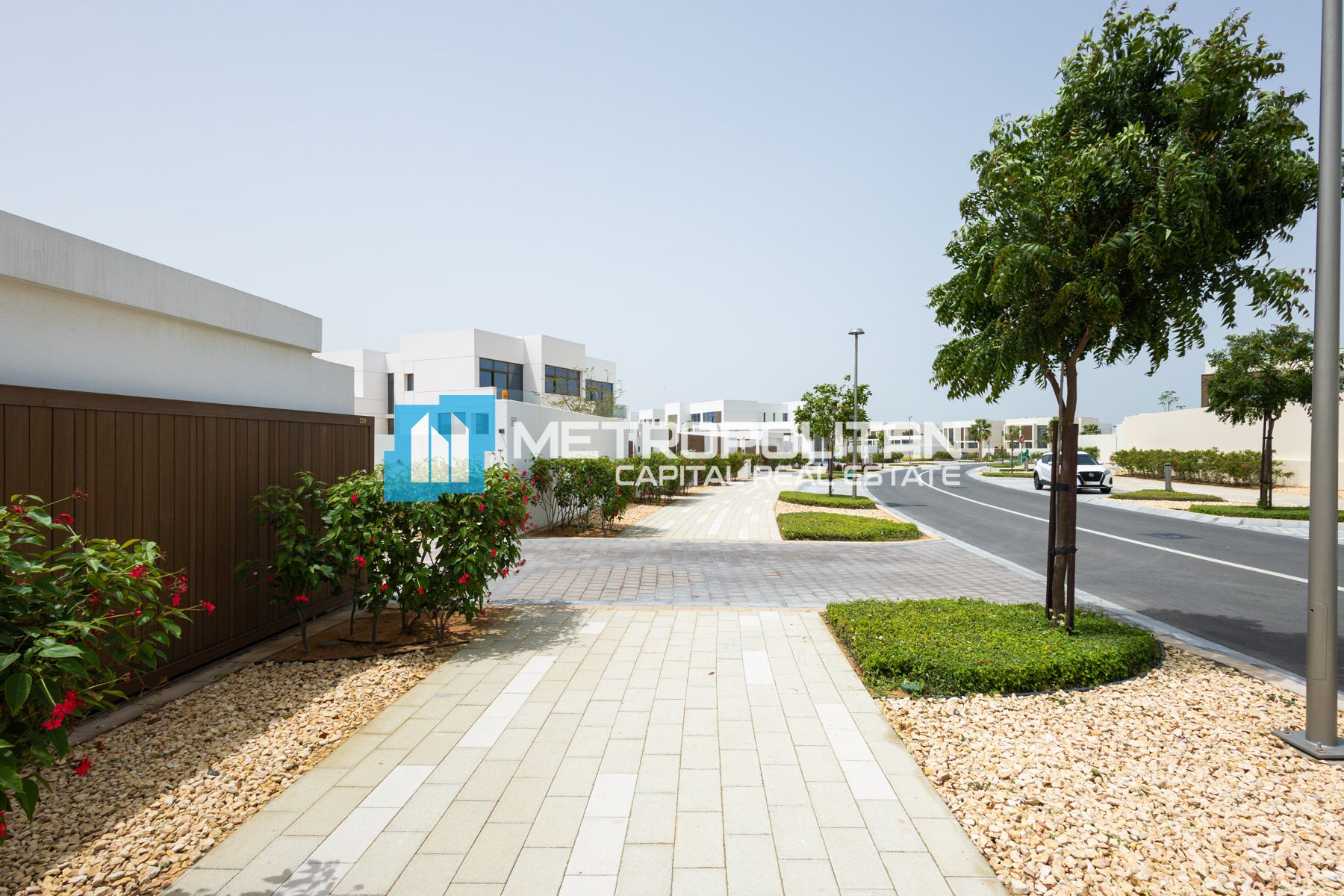 Single Row Corner Unit | Massive Plot | Vacant