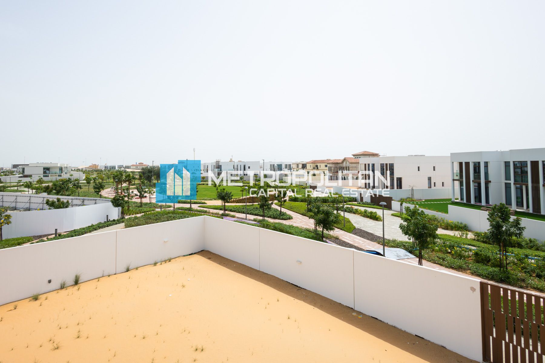 Single Row Corner Unit | Massive Plot | Vacant