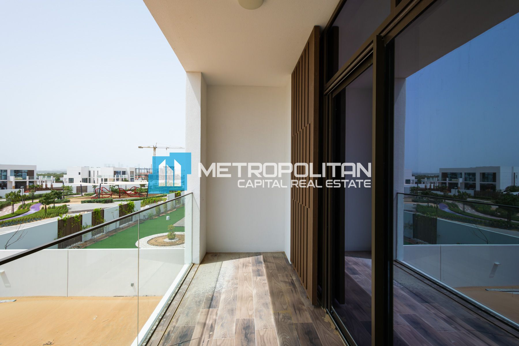 Single Row Corner Unit | Massive Plot | Vacant