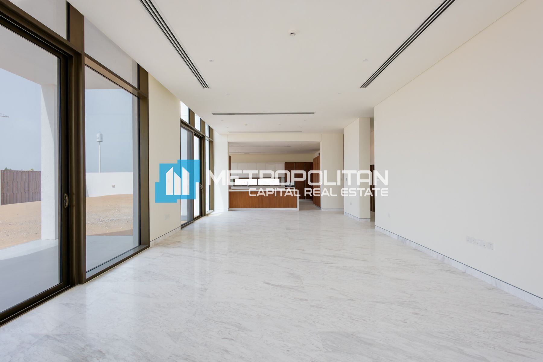 Single Row Corner Unit | Massive Plot | Vacant