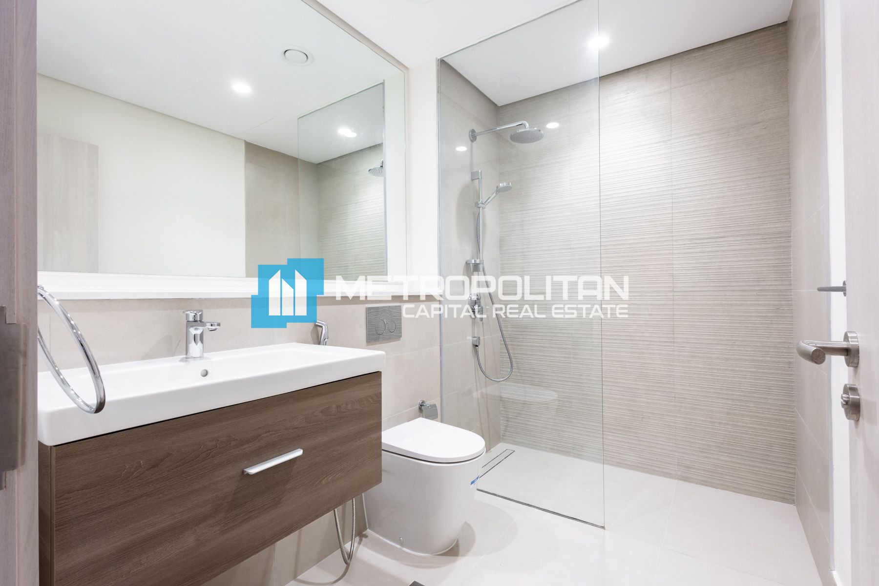 Exclusive| Handed Over |Direct Access to Amenities