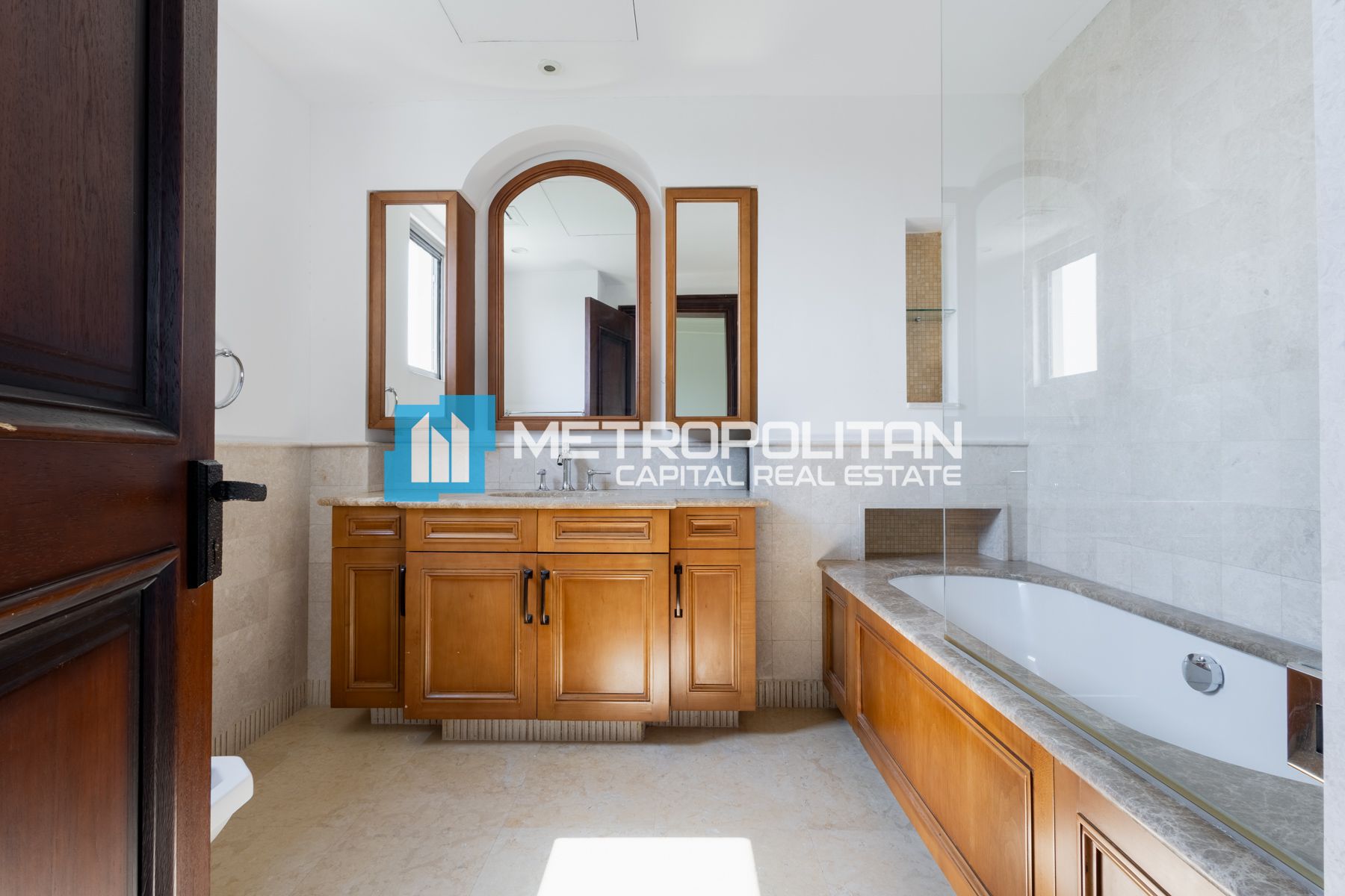 Corner 3BR+M | Close To Amenities | Private Garden
