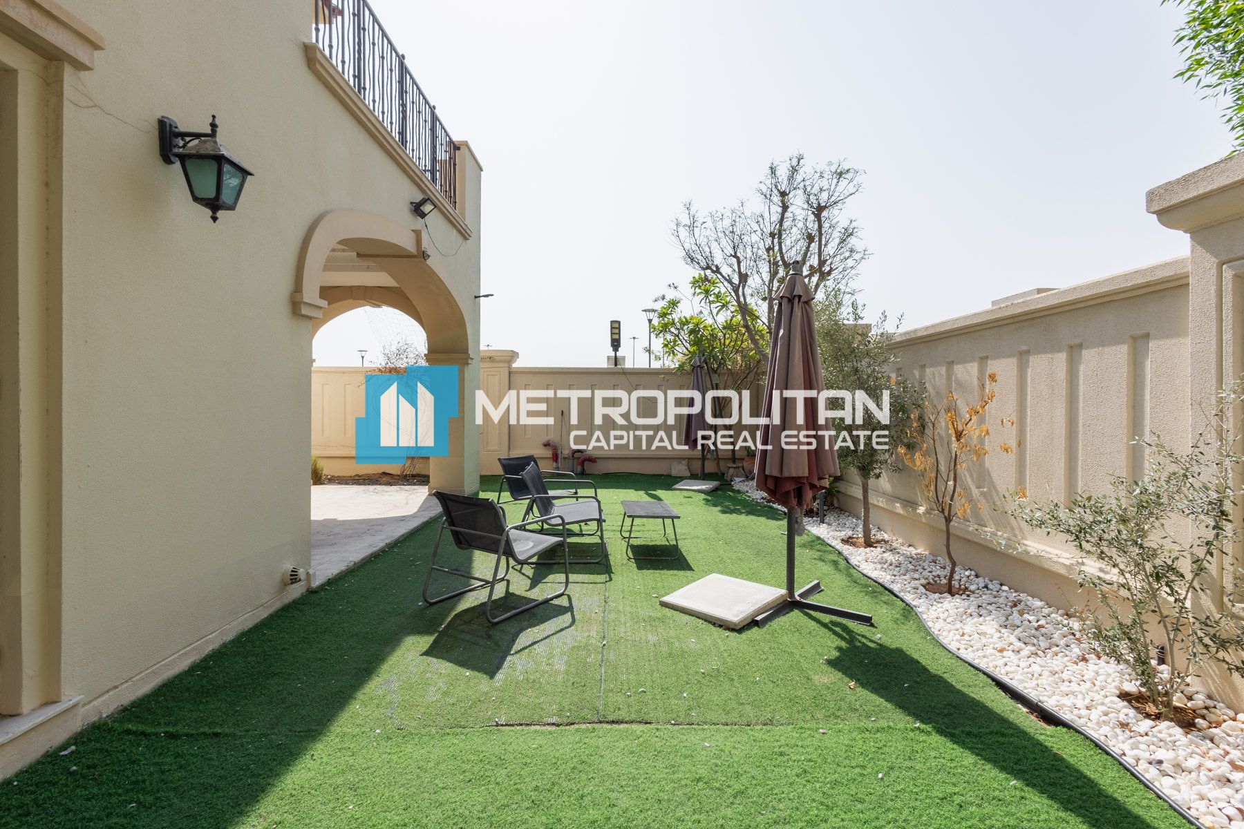 Corner 3BR+M | Close To Amenities | Private Garden