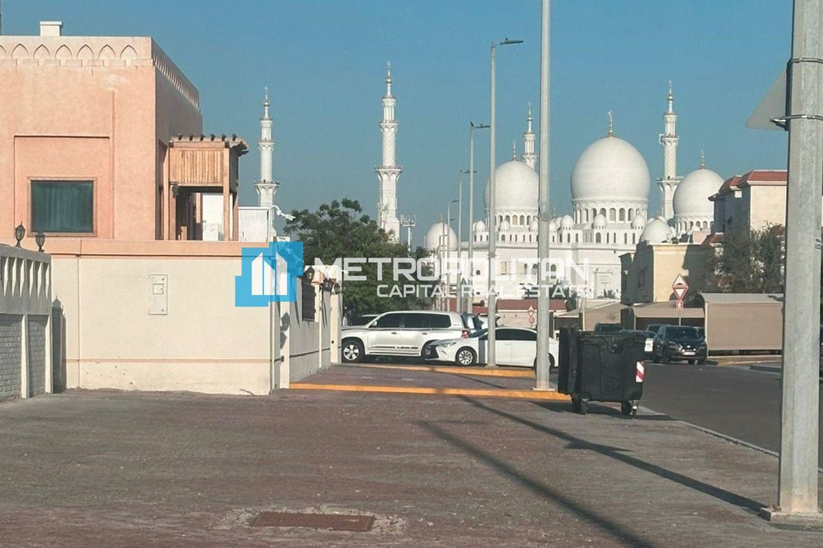 Corner Unit | Huge Size | Massive Plot in Al Rawdah