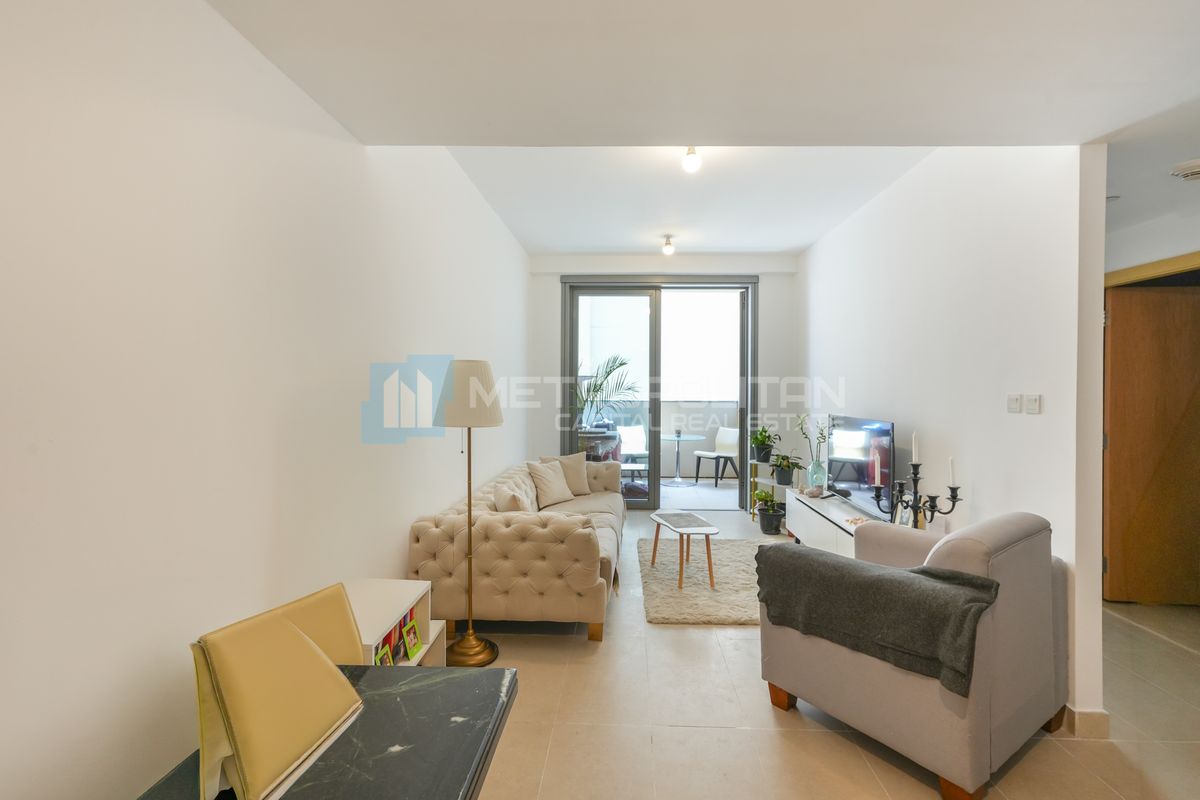 1BR With Balcony | High Floor | Beach Access