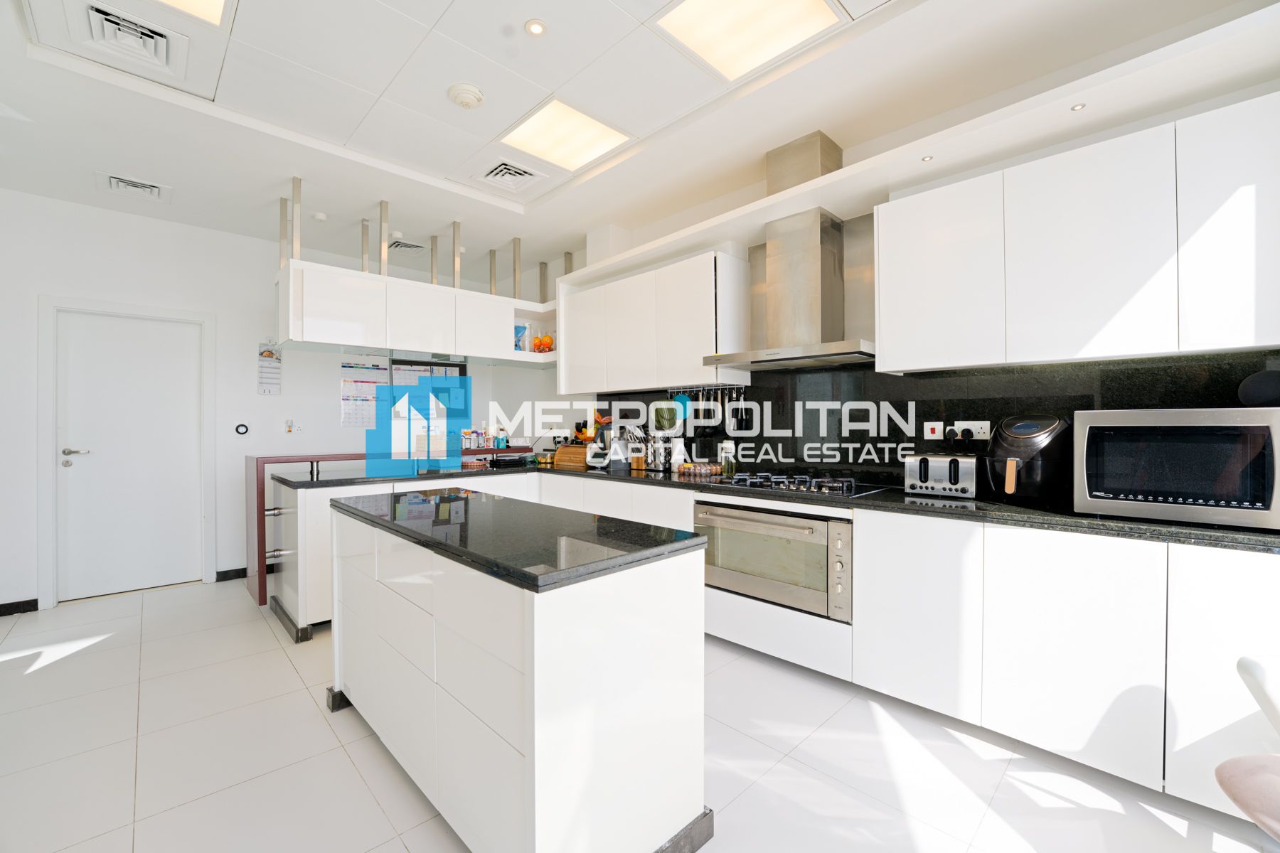 5BR |  PENT HOUSE | UPGRADED UNIT | SKYLINE VIEW