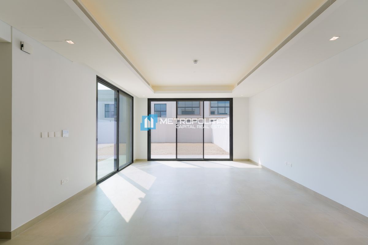 Rented Till 2027 | 3 BR Duplex | Huge space