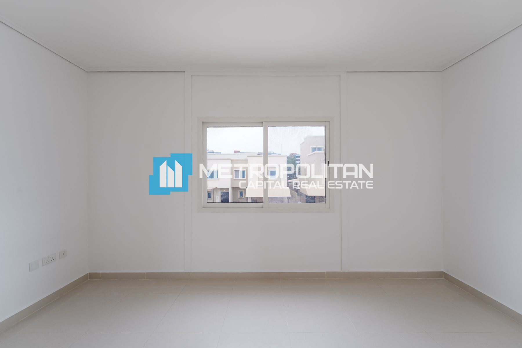 Single Row | Private Garden | 2 BR w Study
