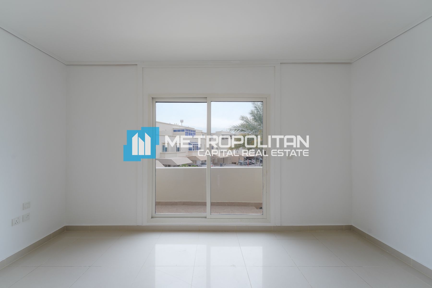 Single Row | Private Garden | 2 BR w Study