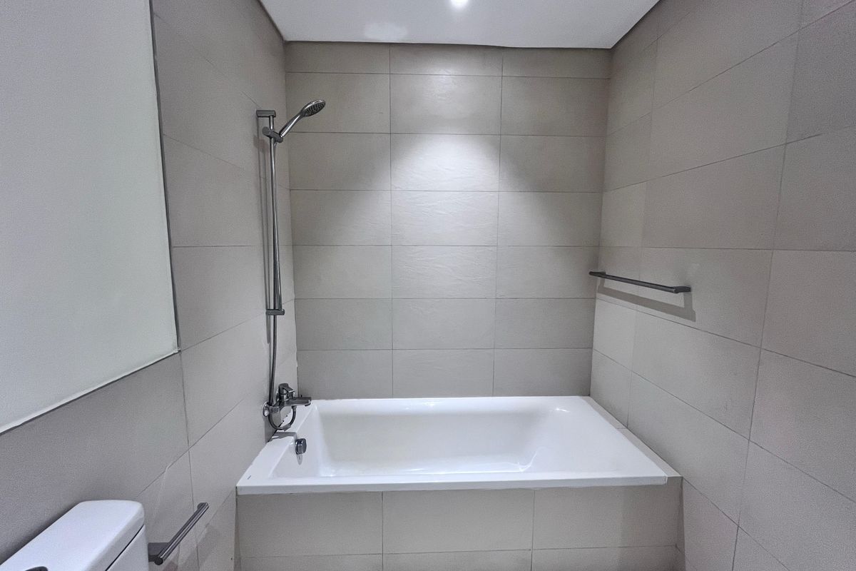 High Floor |Community View | Hot Deal | Rented