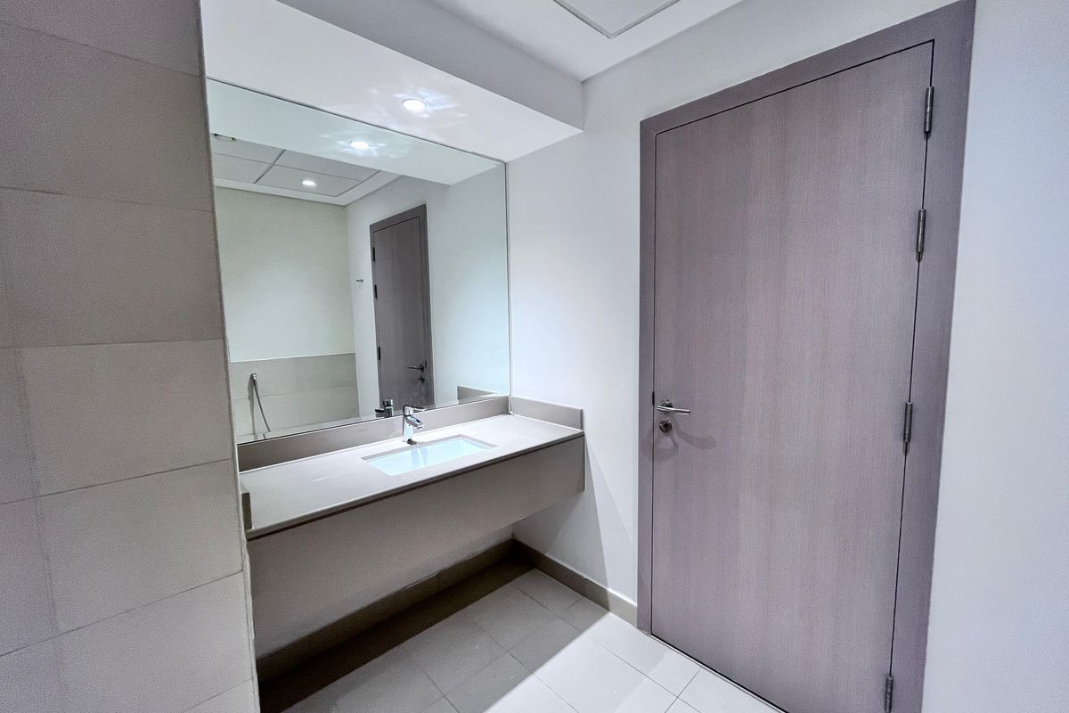 High Floor |Community View | Hot Deal | Rented