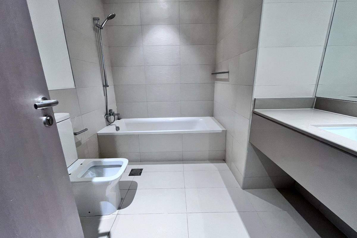 High Floor |Community View | Hot Deal | Rented