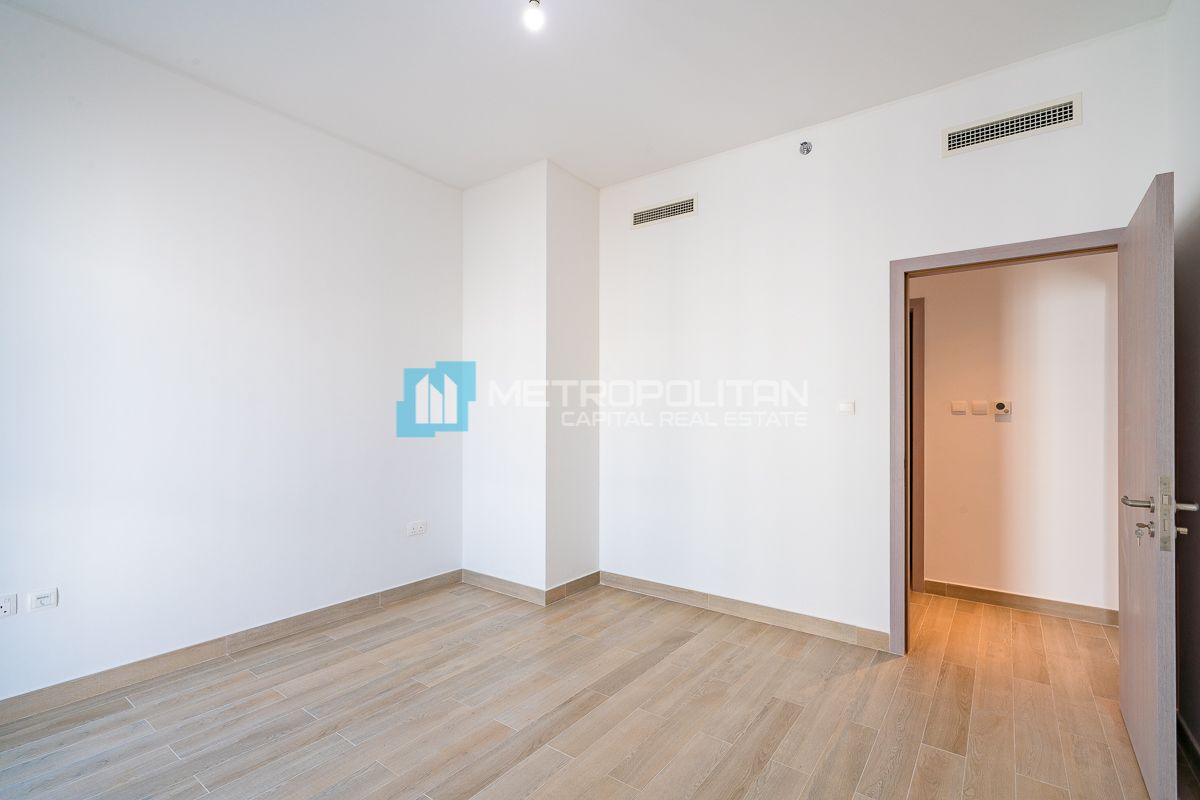 2BR+Balcony| Partial Canal View| Motivated Seller