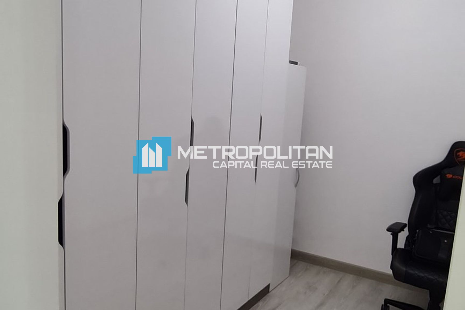 Well Maintained | 2BR Upgraded Layout |Canal View