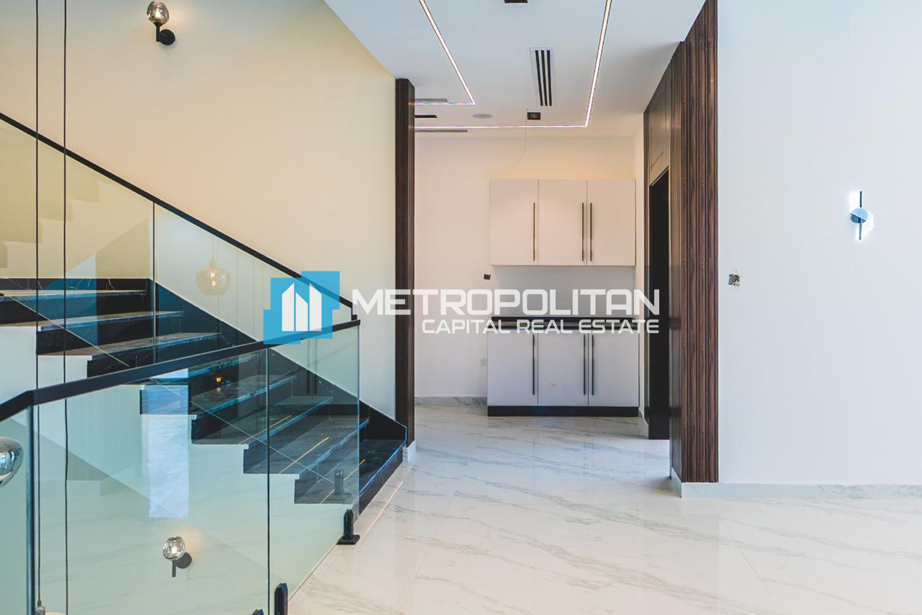 5BR | SINGLE ROW | CORNER UNIT | FACING PARK