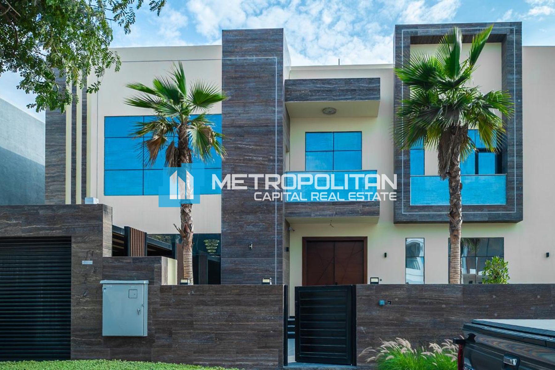5BR | SINGLE ROW | CORNER UNIT | FACING PARK