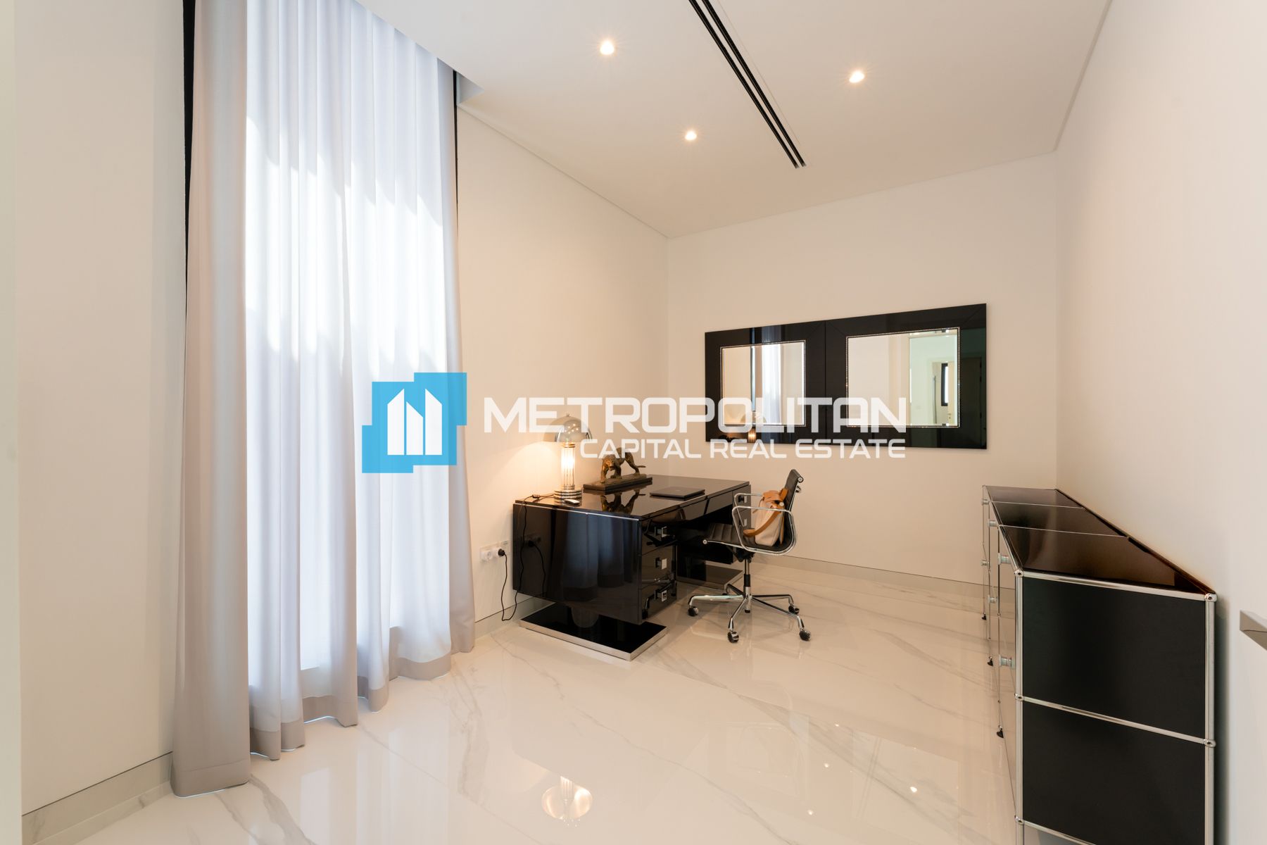 Single Row Middle | Brand New | Private Pool