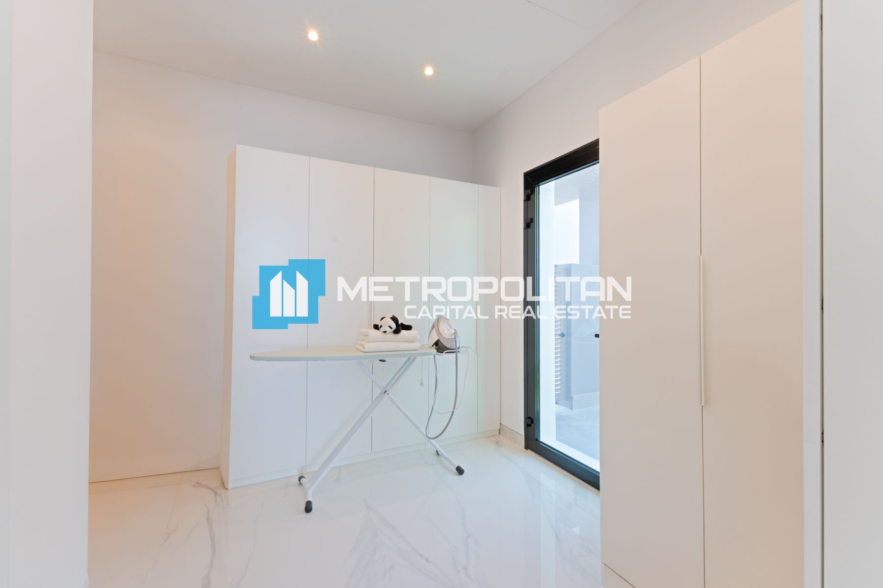 Single Row Middle | Brand New | Private Pool