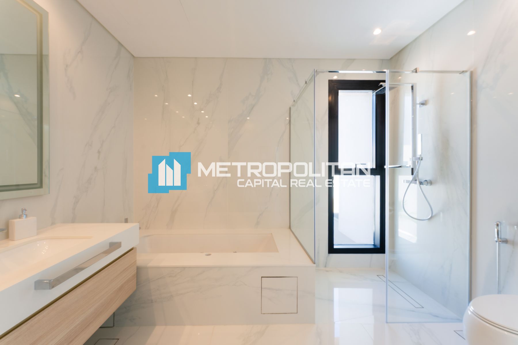 Single Row Middle | Brand New | Private Pool