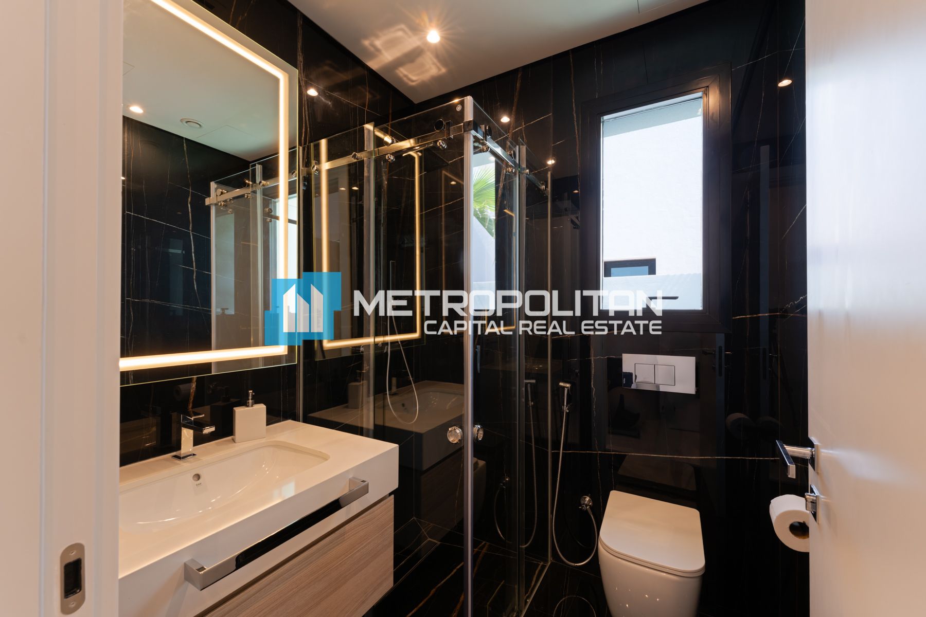 Single Row Middle | Brand New | Private Pool