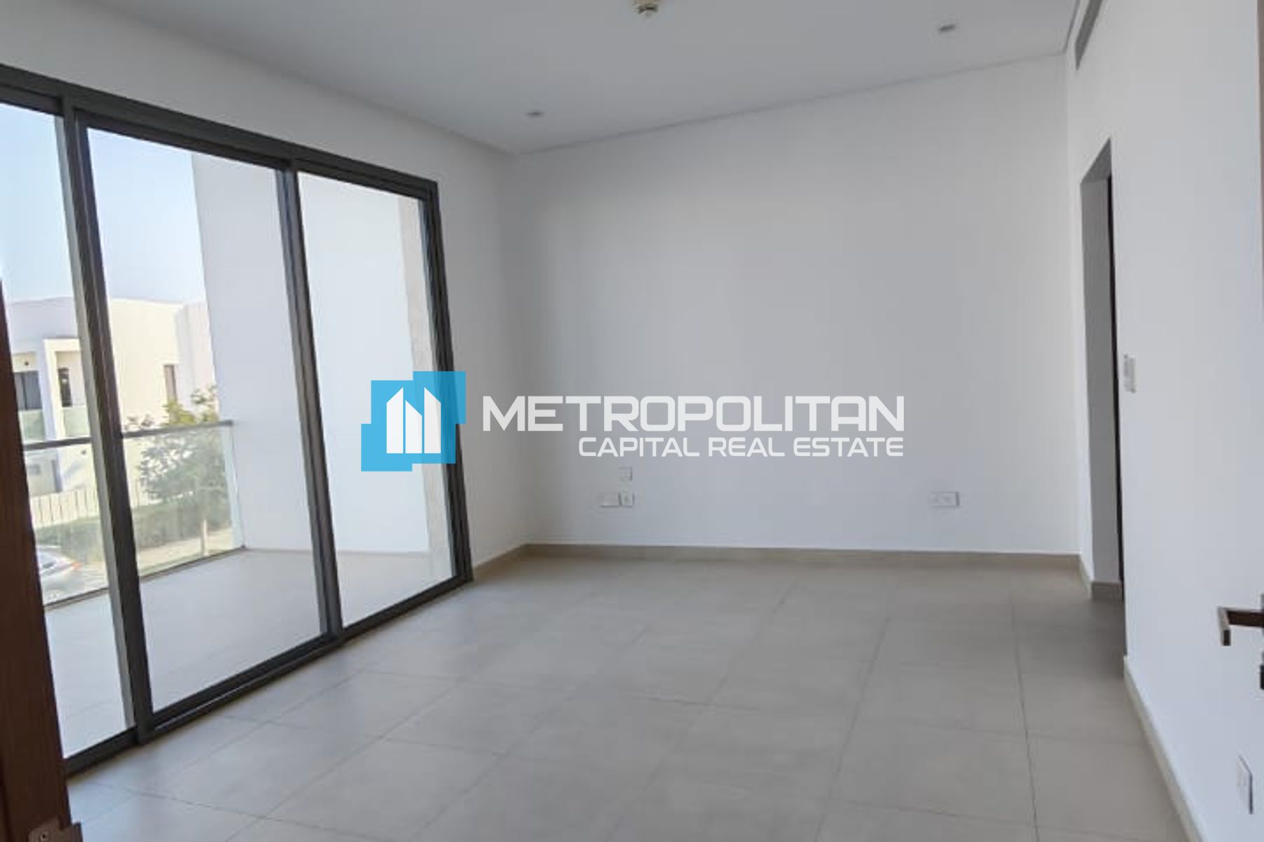 Rare Opportunity |3BR w/ Maid | Single Row| Vacant