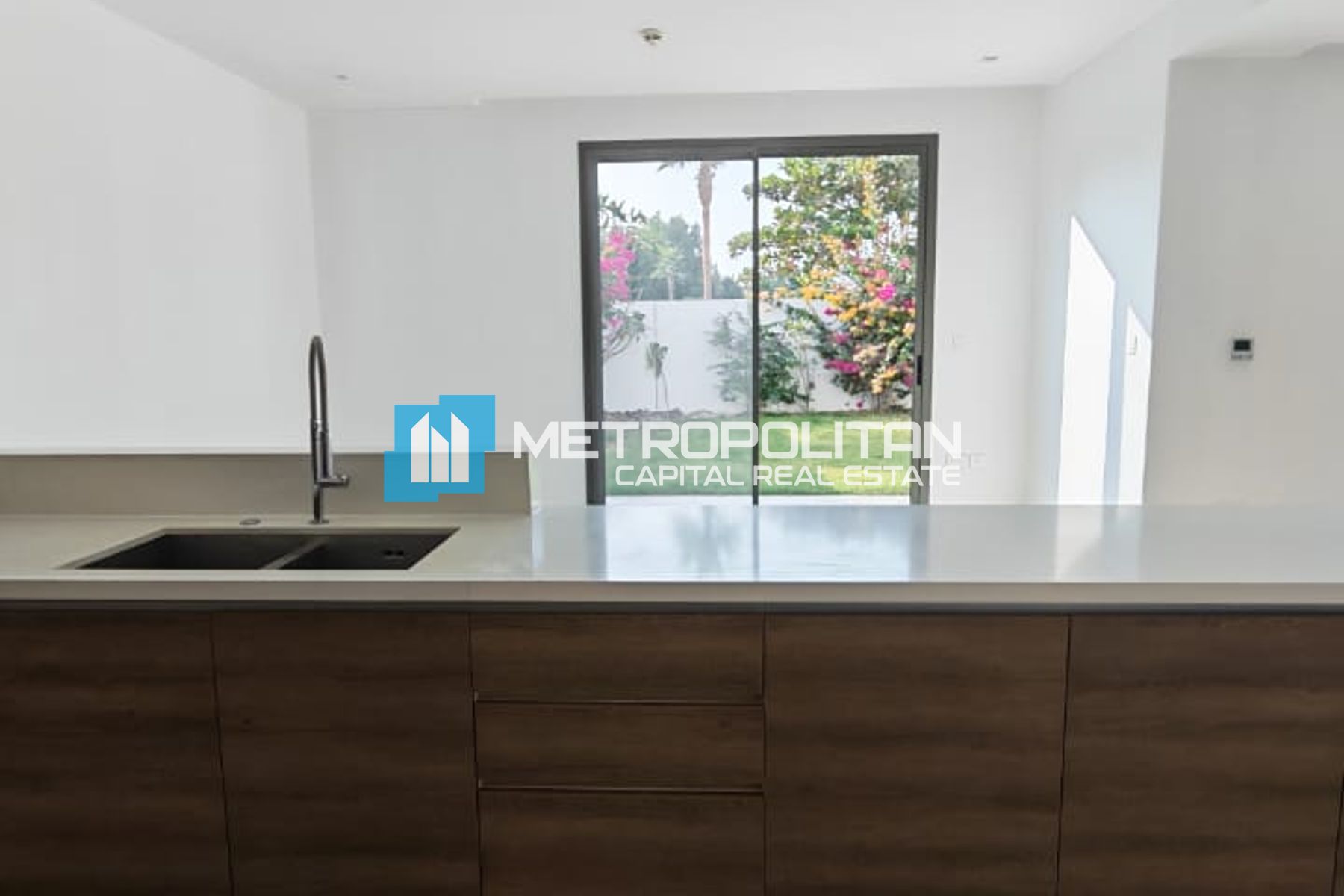 Rare Opportunity |3BR w/ Maid | Single Row| Vacant